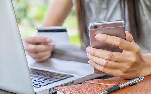 人歇錢不歇 拿起手機(jī)隨時(shí)隨地來理財(cái)